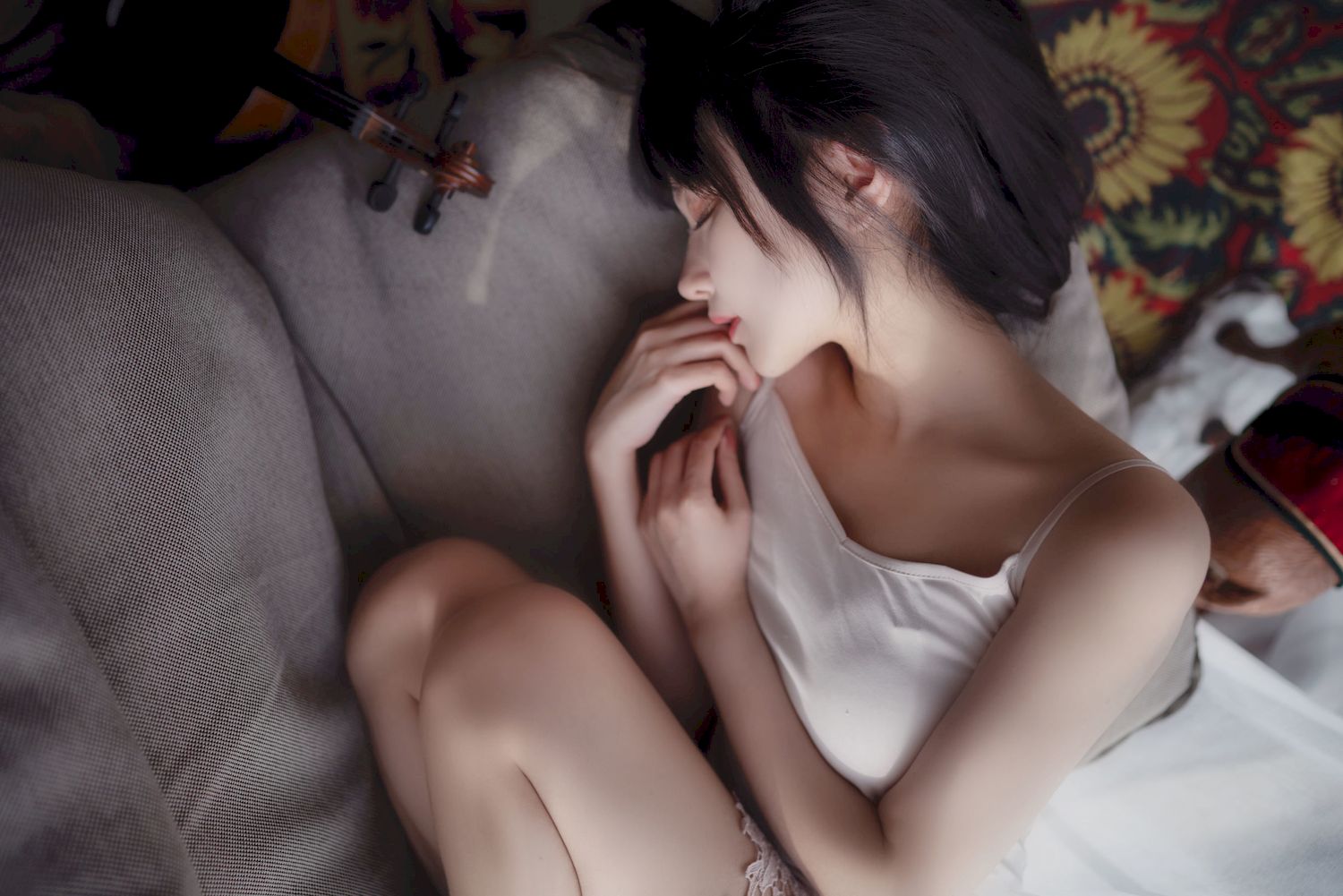 Shika小鹿鹿娇好颜值白色服饰私房写真