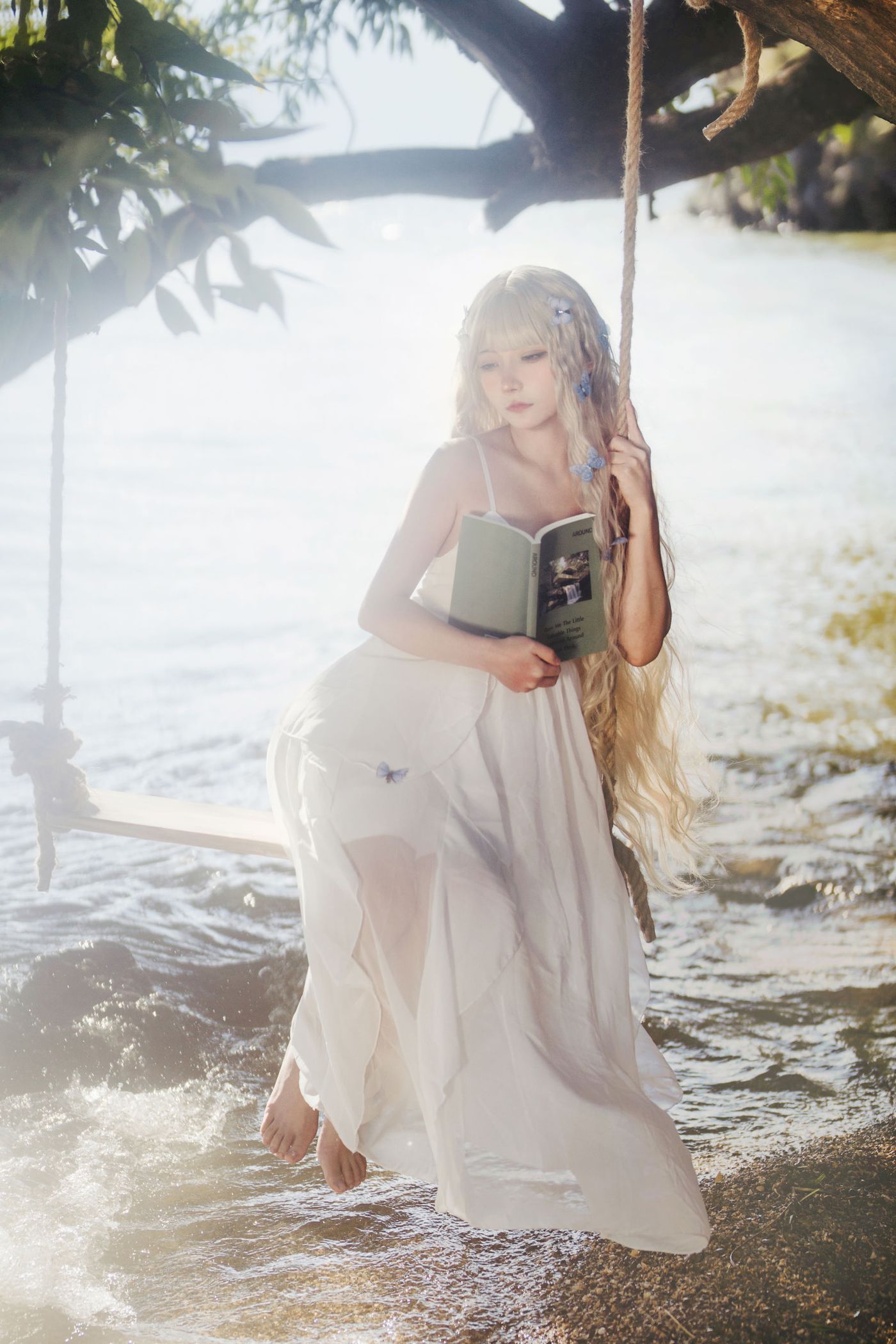 白裙美女是三不是世w