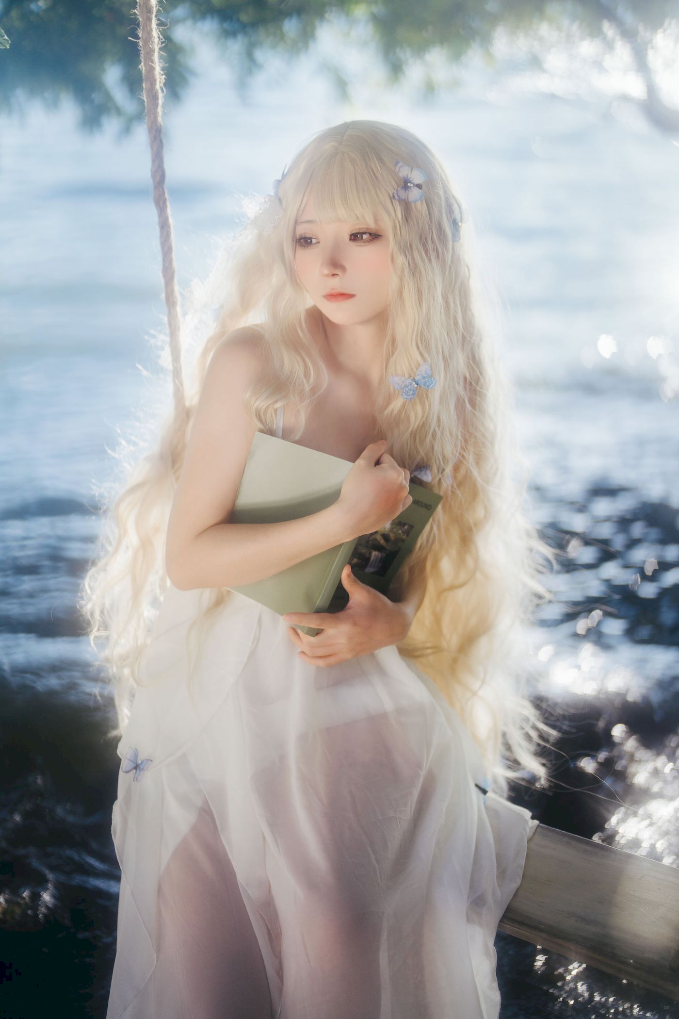 白裙美女是三不是世w