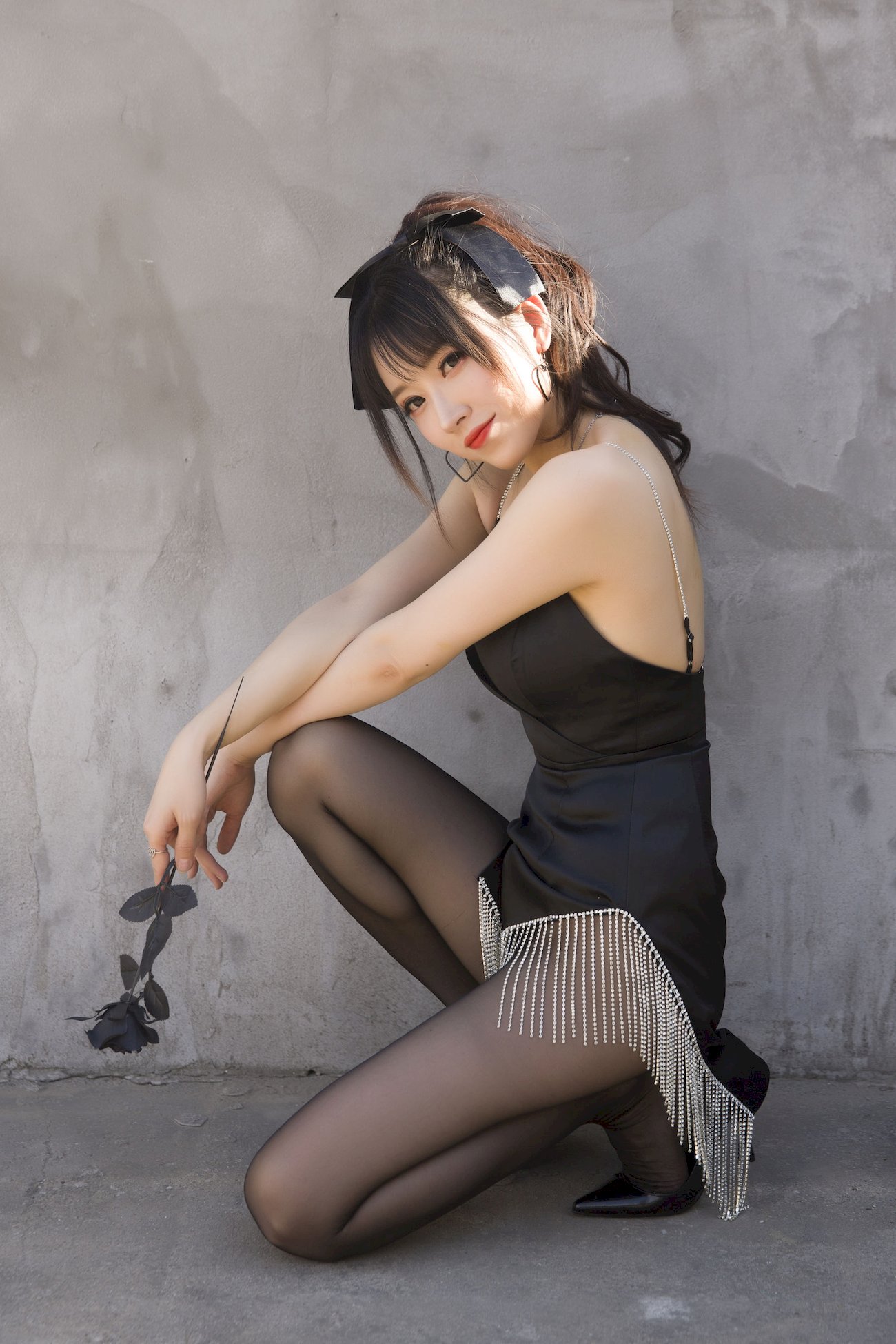 小女巫露娜黑色流苏搭配黑丝美腿COS福利