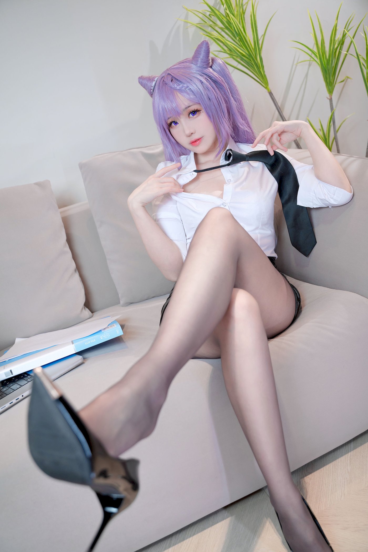 miko酱ww黑丝美腿职场OL白领风格清纯写真