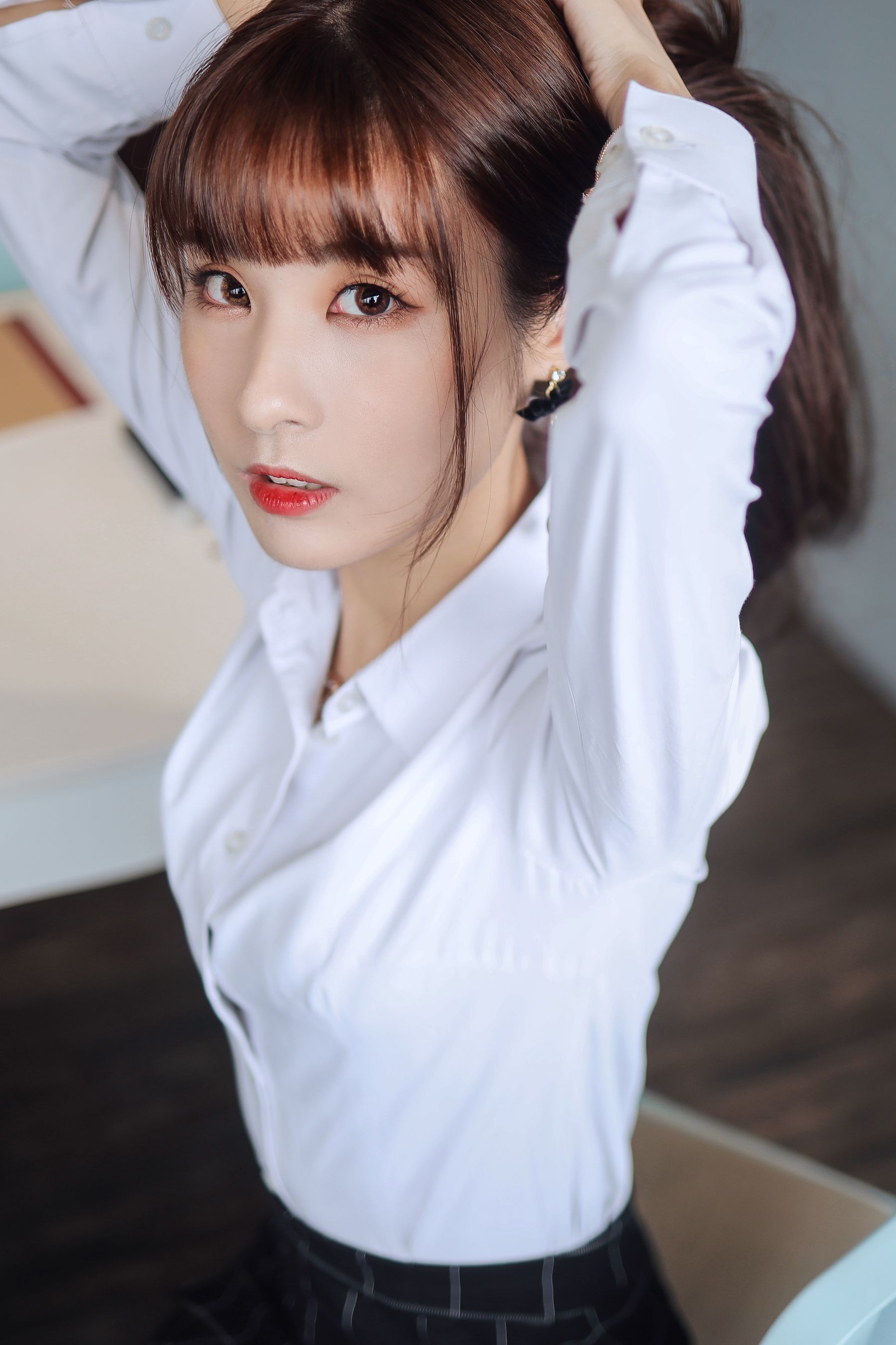 泥泥汝黑丝美腿搭配职场OL白领主题写真