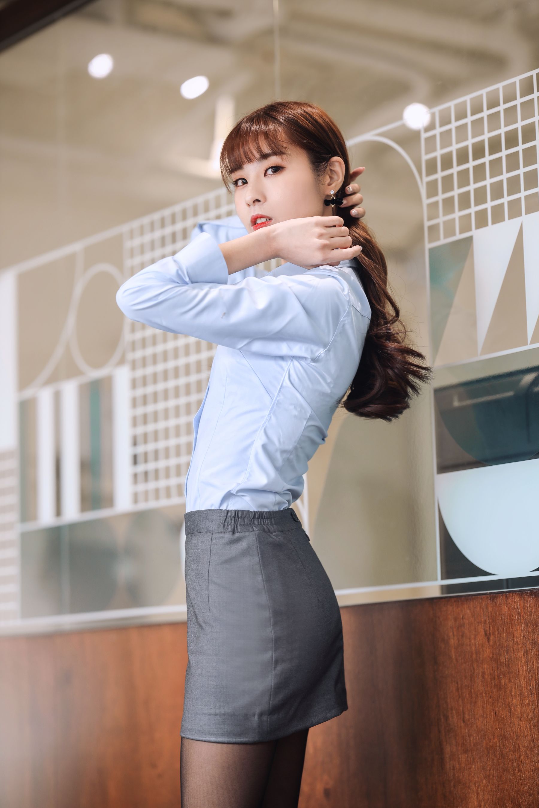 泥泥汝黑丝美腿搭配职场OL白领主题写真