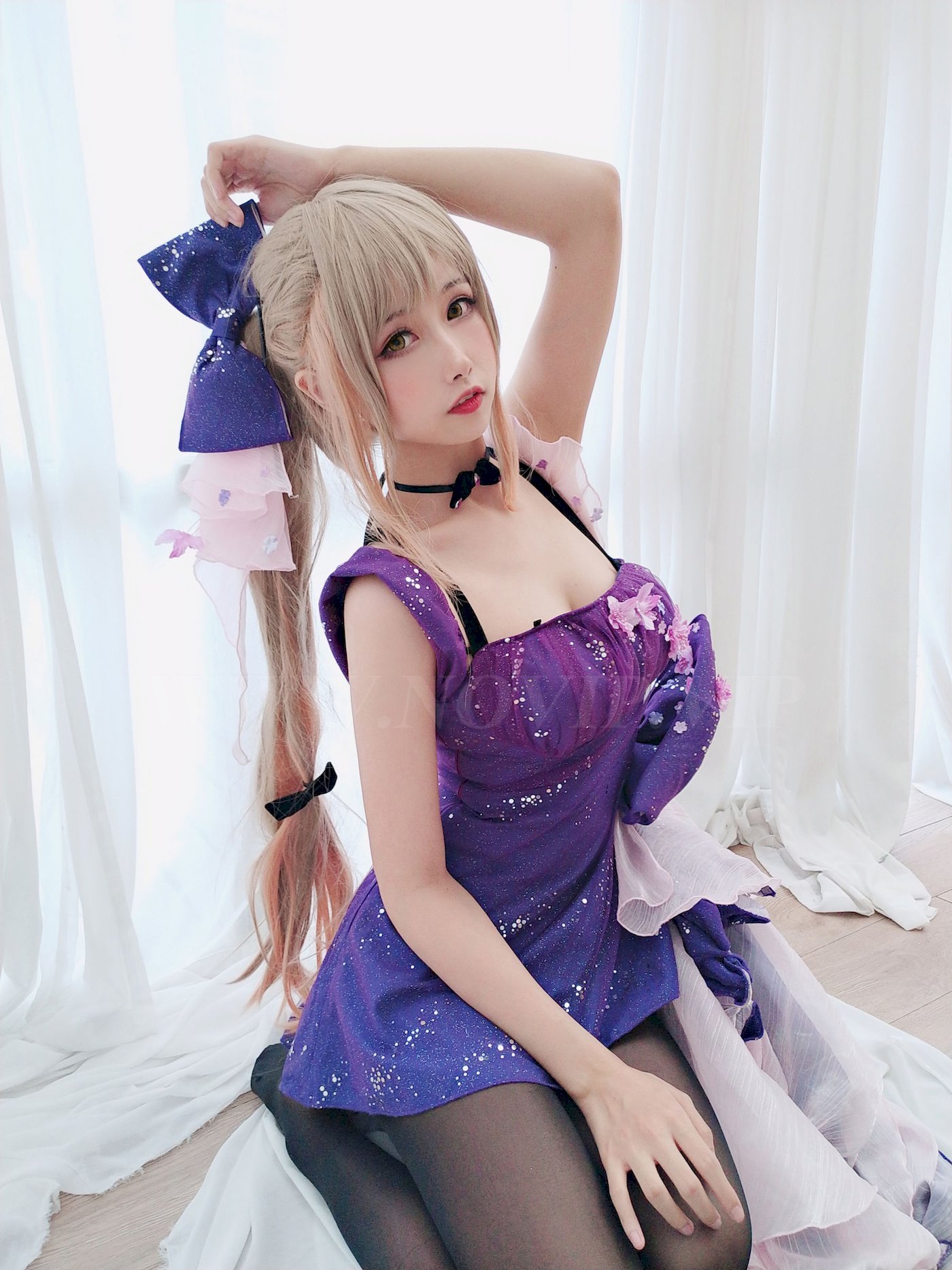 Momoko葵葵黑丝美腿紫色长裙COS K2