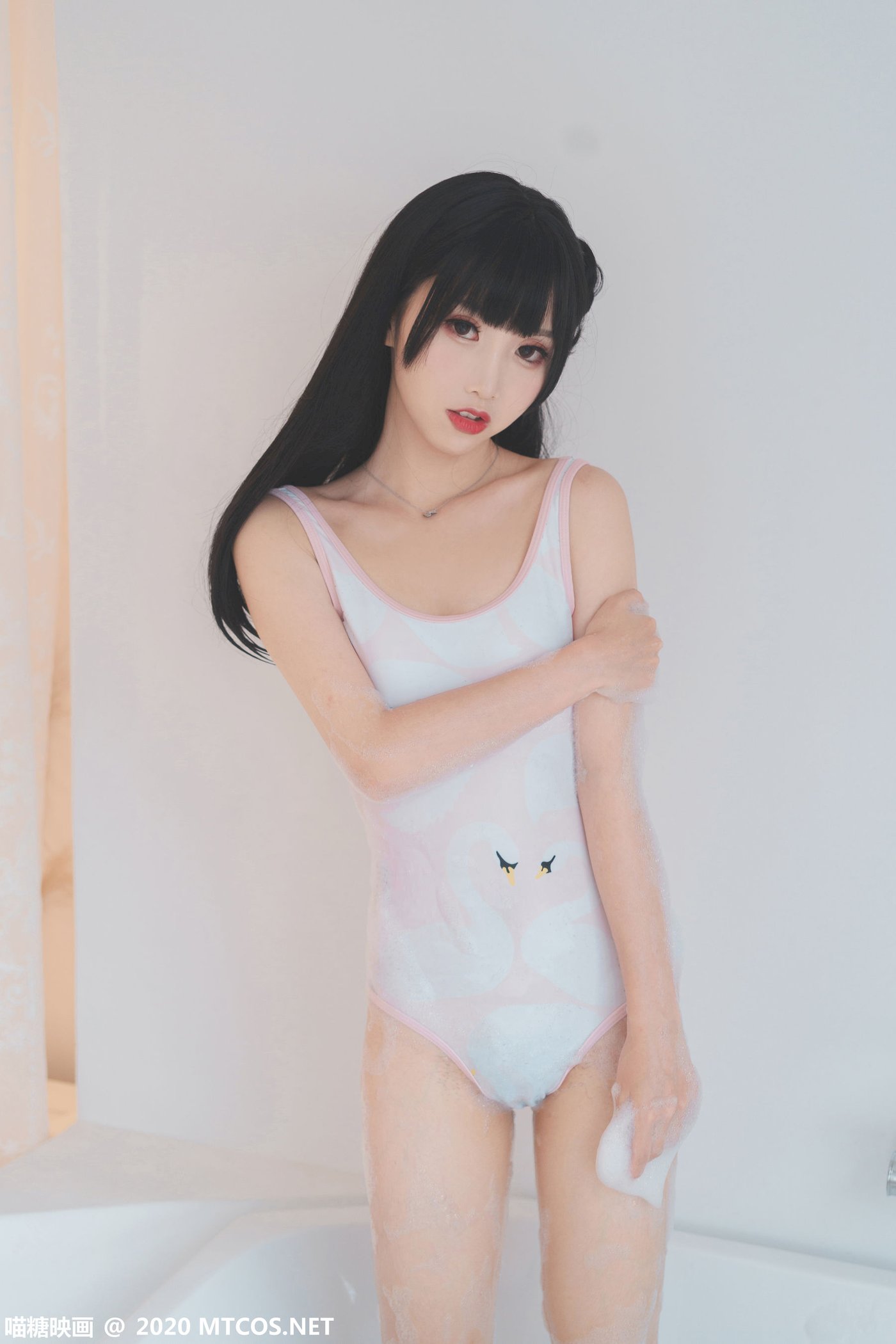 邻家小妹面饼仙儿死库水浴缸泡泡浴私房写真